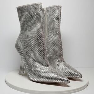 Steve Madden Vivy Rhinestone Pointed Toe Booties Metallic Silver Clear Heel  8